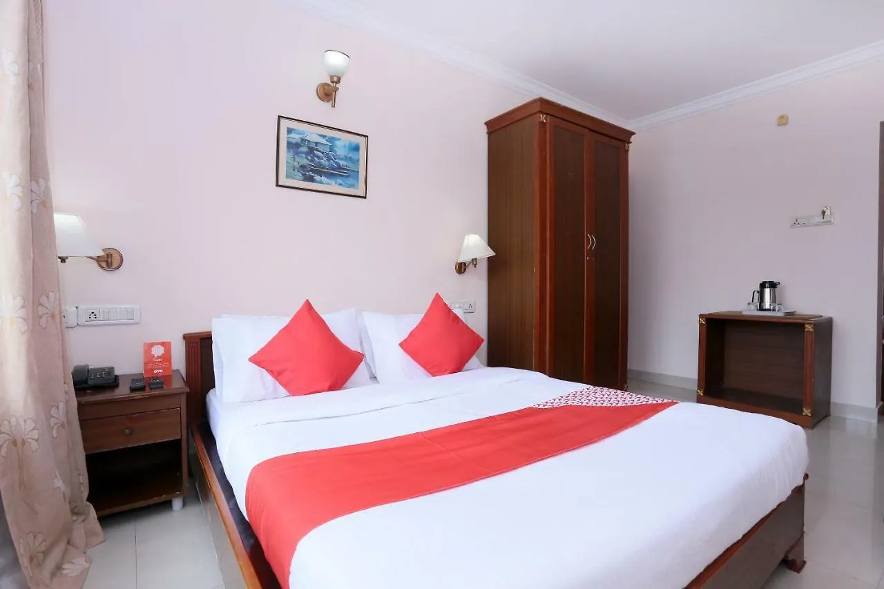 Hotel Oyo 24157 Karthika Residency Kochi 3*,  India