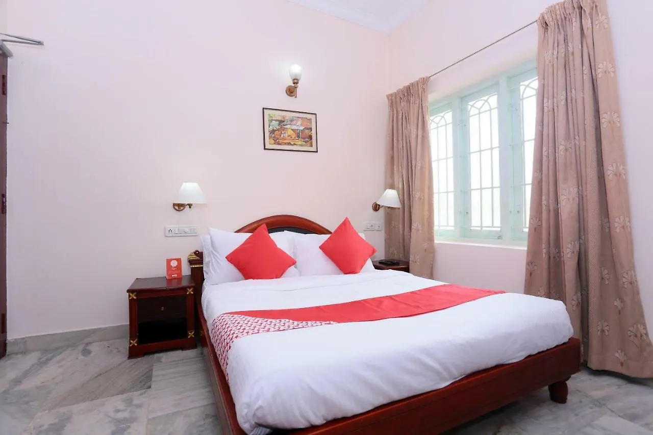 Hotel Oyo 24157 Karthika Residency Kochi