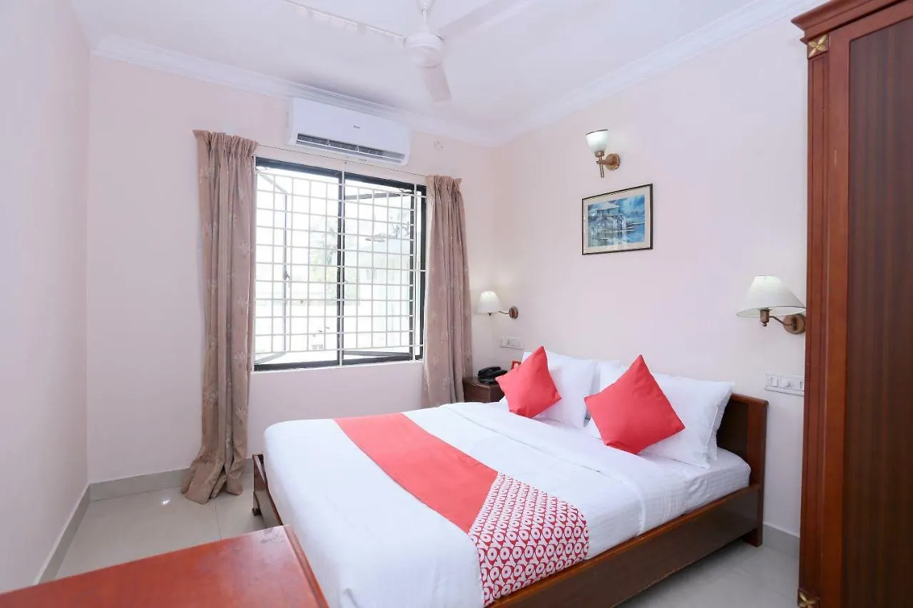 Hotel Oyo 24157 Karthika Residency Kochi